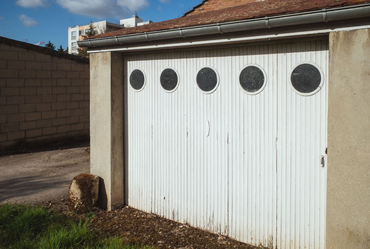 Garage door service in Gaithersburg, MD